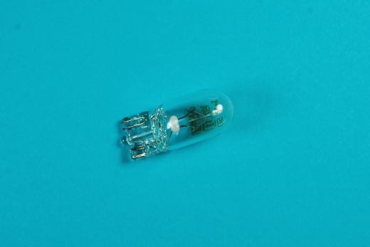 SCHEINWERFERGLUEHLAMPE-W5