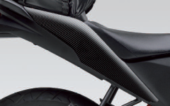 HECKVERKLEIDUNG, SATZ CARBON-LOOK